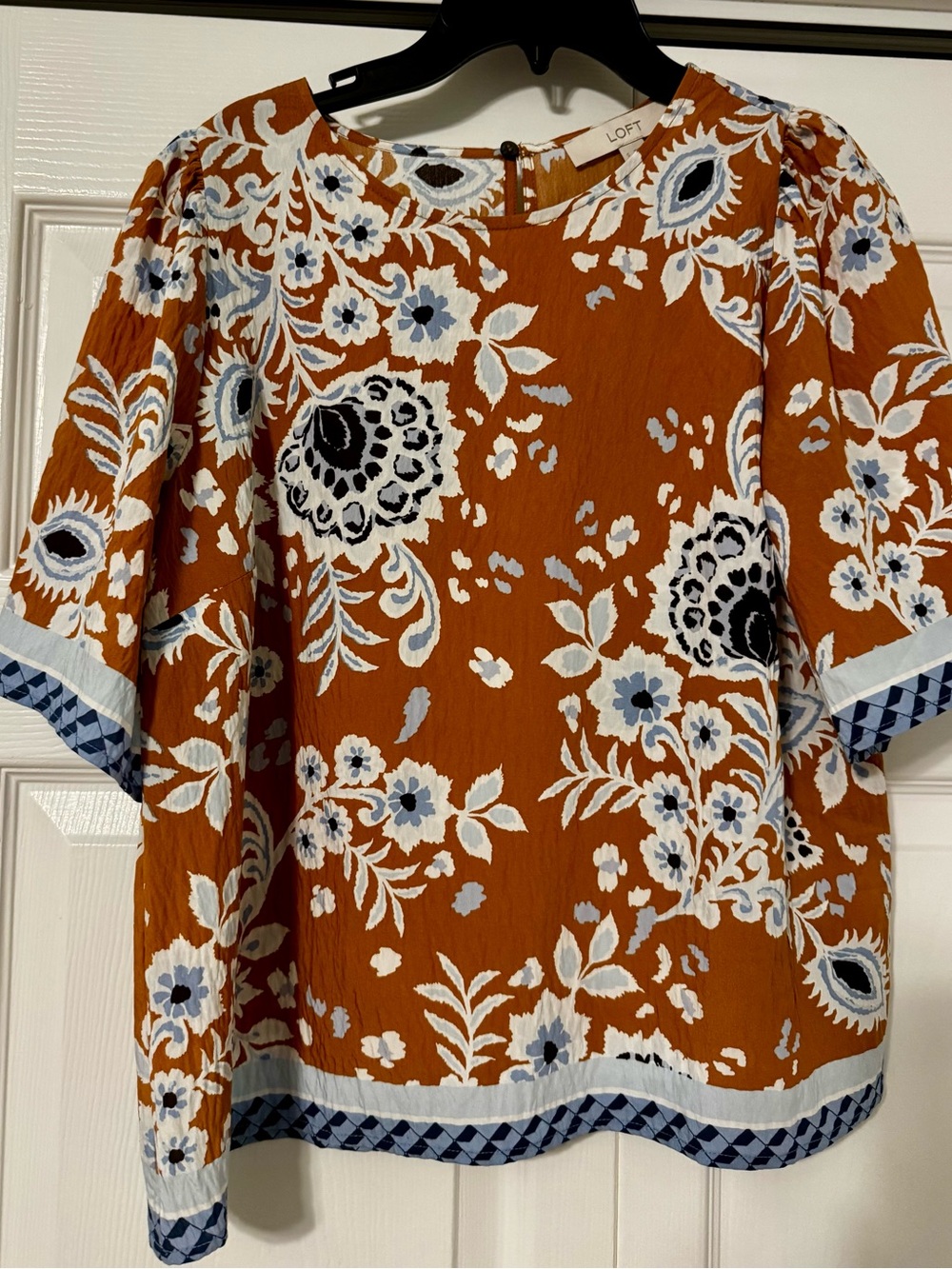 LOFT Floral Border Print Flutter Sleeve Blouse Small (Rust/Blue)